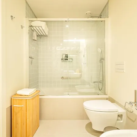 Bayline Boho 1br Beach, Spa, Pool & Parking *