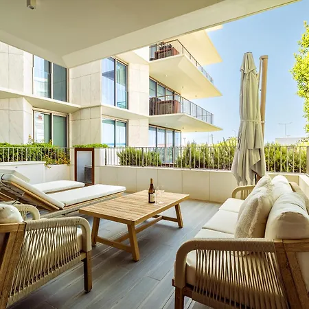 Bayline Boho 1br Beach, Spa, Pool & Parking